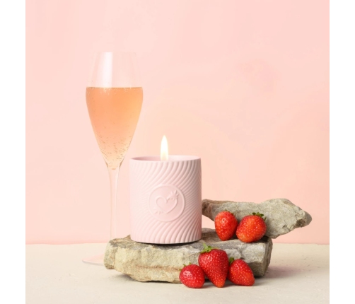 HighOnLove Pink Massage Candle Strawberries & Champagne 120ml
