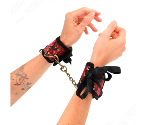 KINK - MUÑEQUERAS DISEÑO ESCÁNDALO ROJO-NEGRO DETALLE LAZO 24.5 CM X 6.5 CM