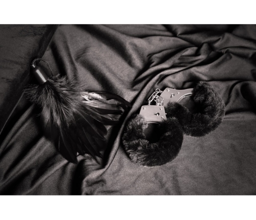 Furry Metal Hand Cuffs - Black
